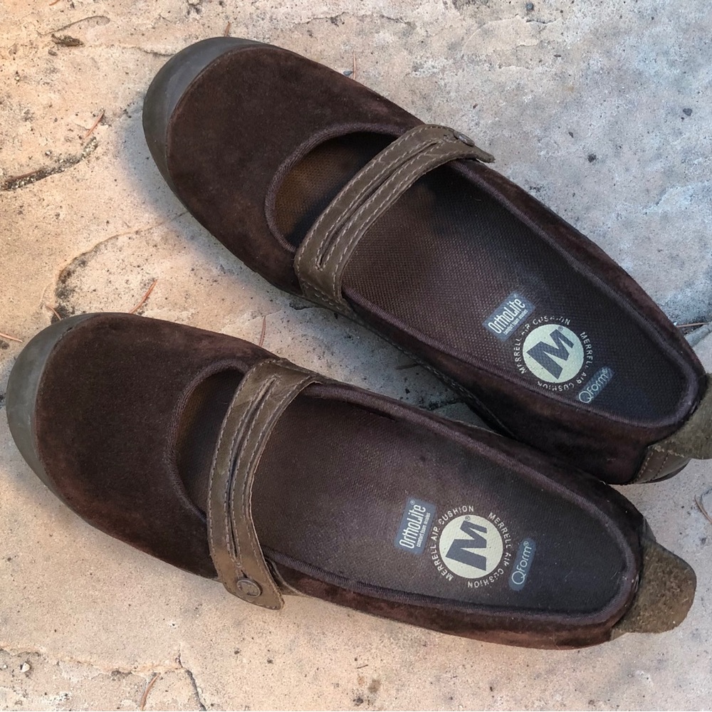 Merrell suede Mary Jane’s with excellent arch and cushioned sole support.